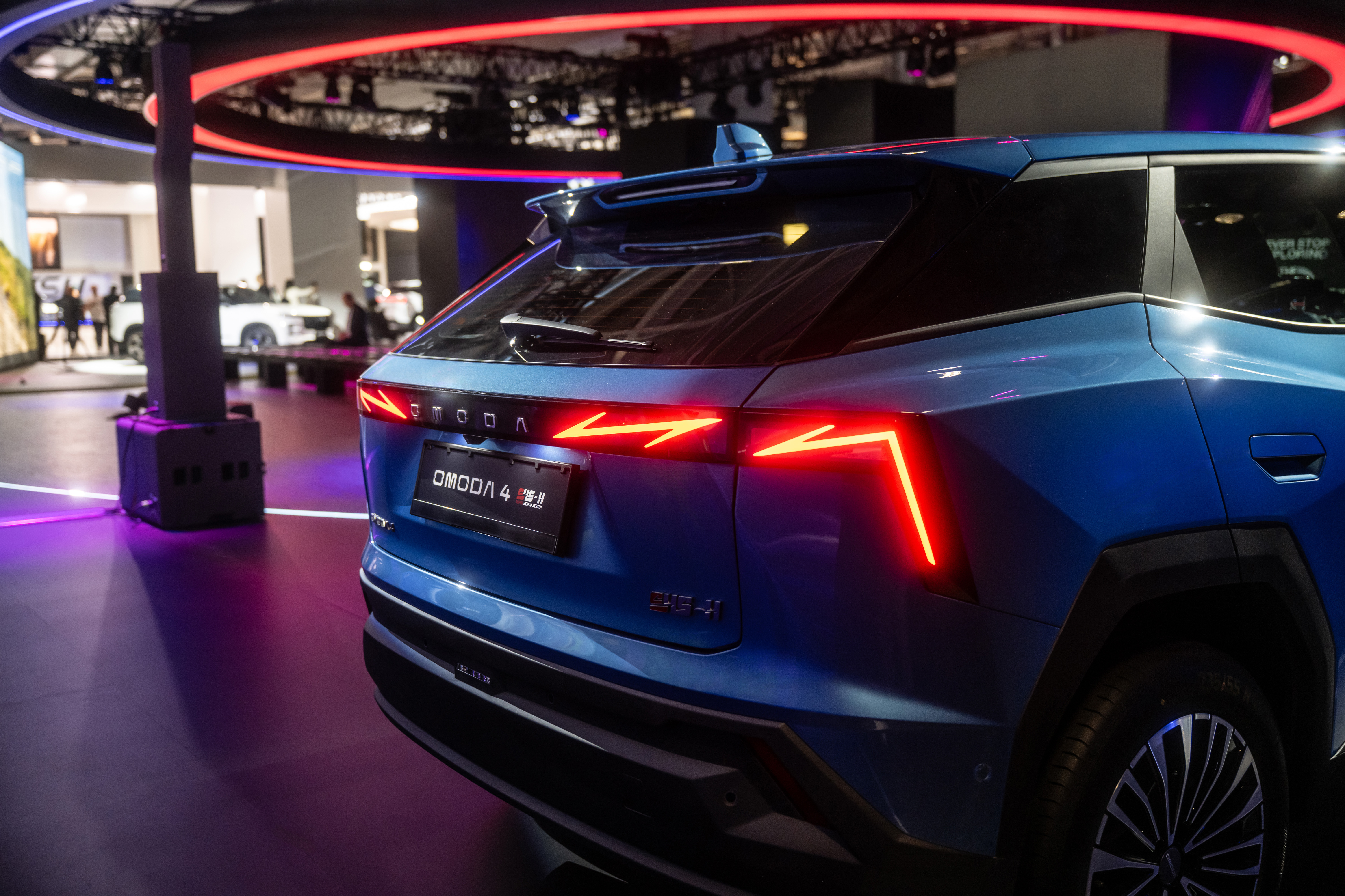 OMODA 4 makes European motor show debut in Paris ahead of 2027 UK launch 11