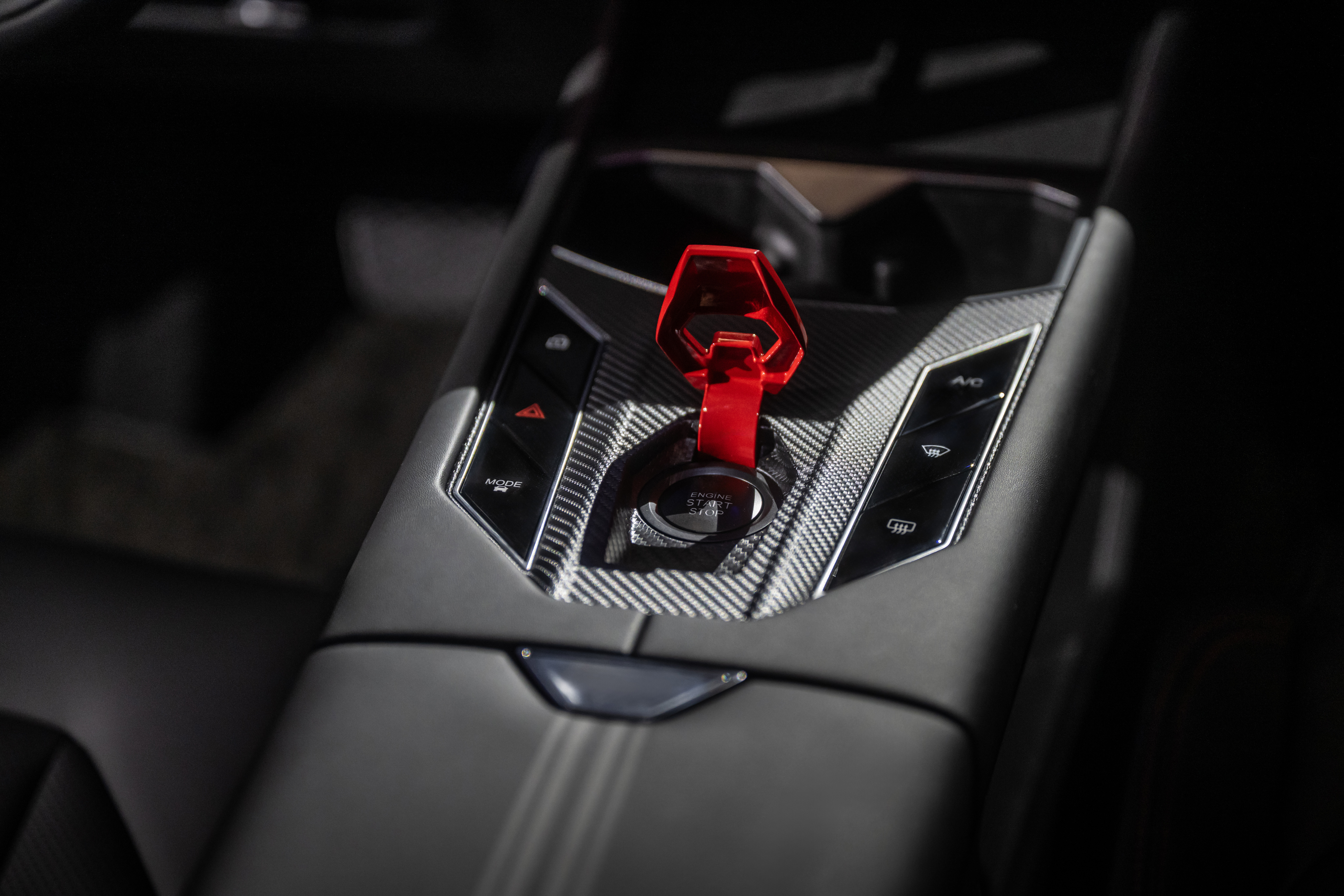OMODA 4 makes European motor show debut in Paris ahead of 2027 UK launch 17